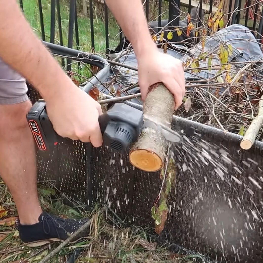 Wireless Mini electric Chainsaw